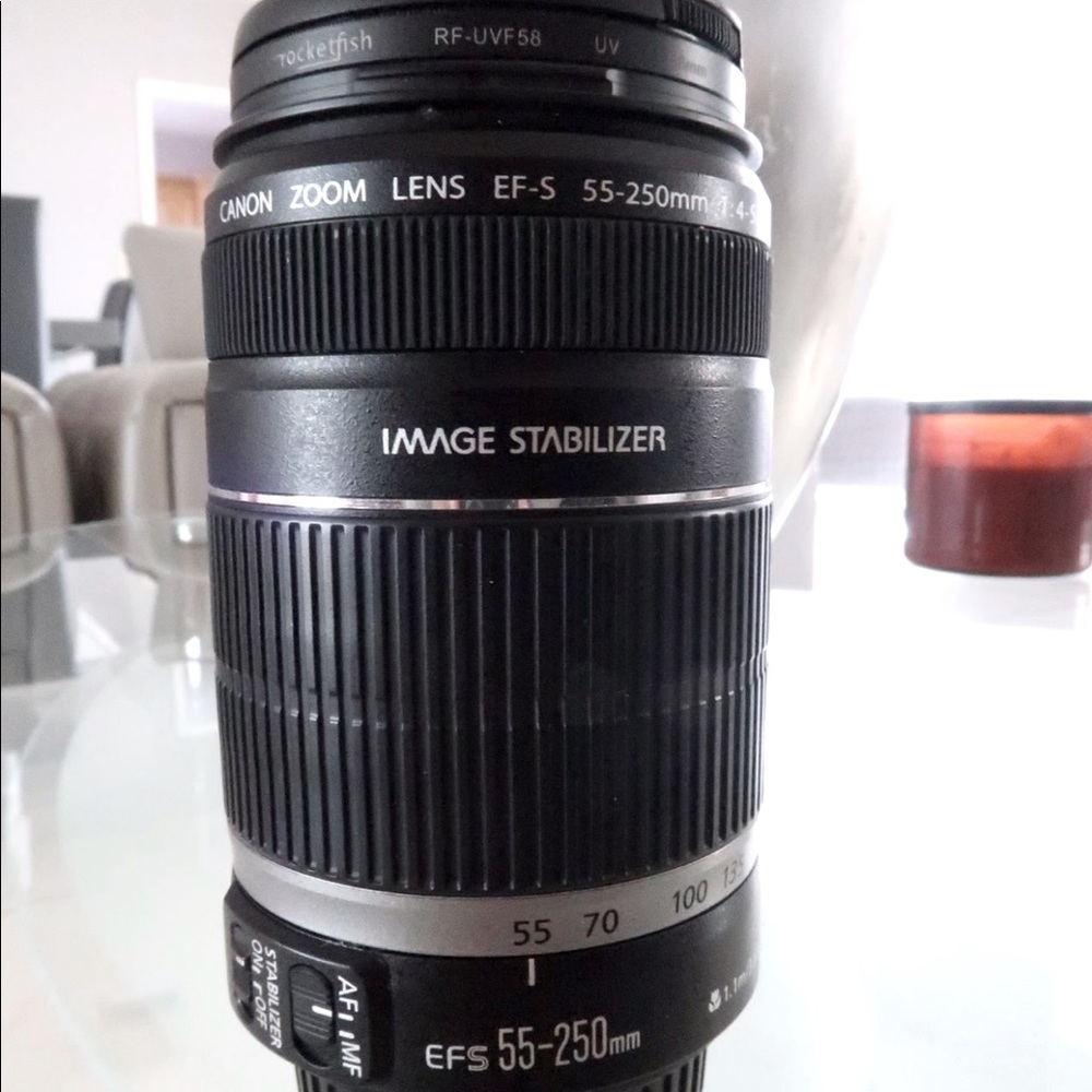 Canon Lens - Picture 2 of 6
